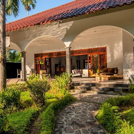 Villa Kelapa Lovina Exterior foto